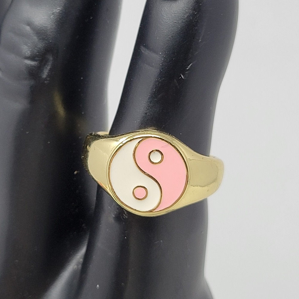 Pink White Yin Yang Gold Tone Adjustable Signet Ring Size 6 Retro Y2K Style